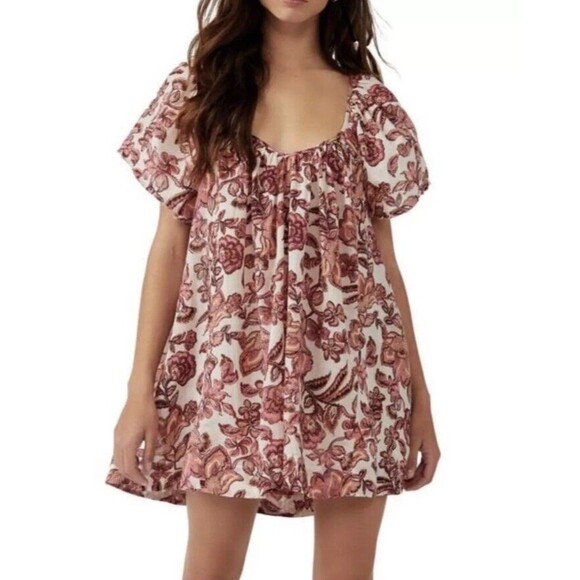 Romantic Floral Babydoll Mini Dress with Puff Sleeves and Open‎ Back Detail - Picture 1 of 6